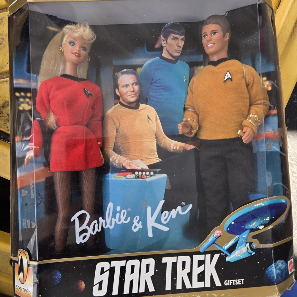 Barbie & Ken Star Trek Giftset - Red, Blue, Gold